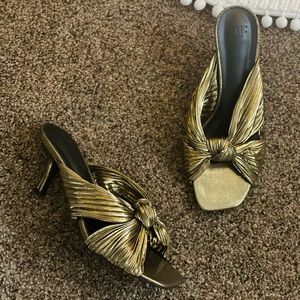 Nikita Bow Mule Sandal - Metallic Gold ✨